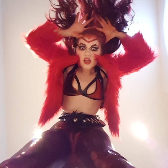 Meet your Posher, Helly - Picture 5 of 9